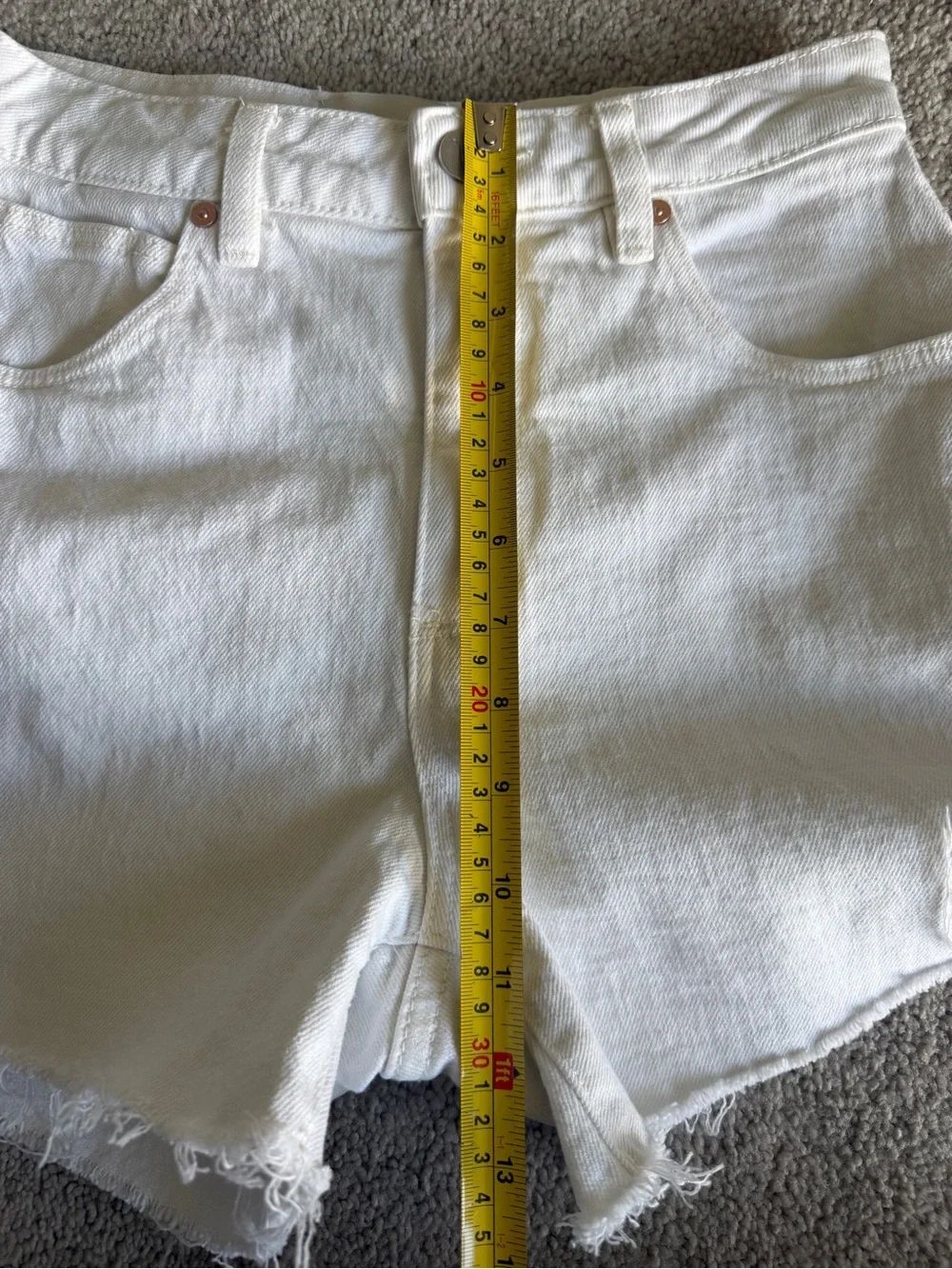 Abrand Venice White Denim Shorts High Rise Raw Hem Stretch Size 25 AU7